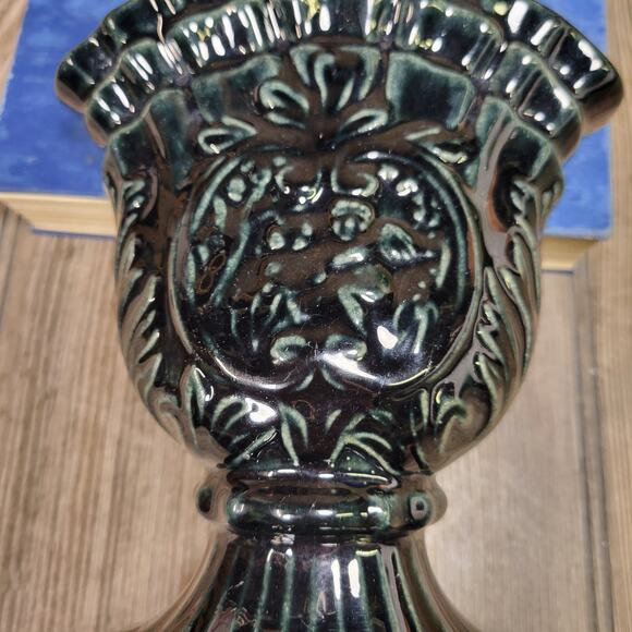 Vintage Fan Vase, Dark Green Cherub & Scrolls Pedestal - Picture 3 of 6